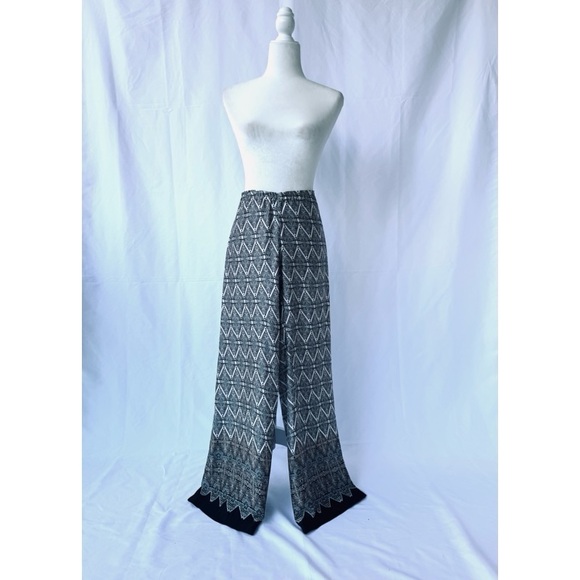 Women's Wide Leg Patterned Pants - Picture 2 of 10